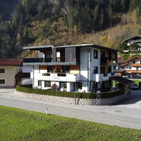 Apartment Flat Near Four Lifts In