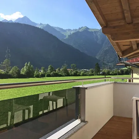 Apartment Flat Near Four Lifts In