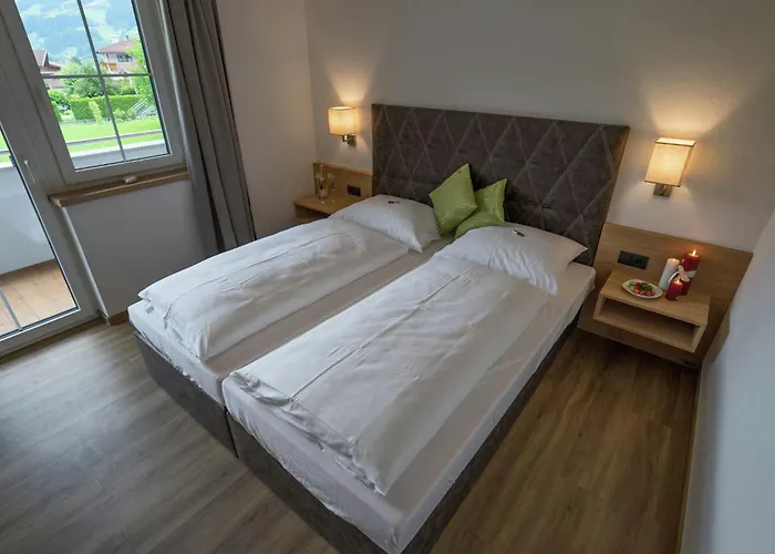 Flat Near Four Lifts In Daire *